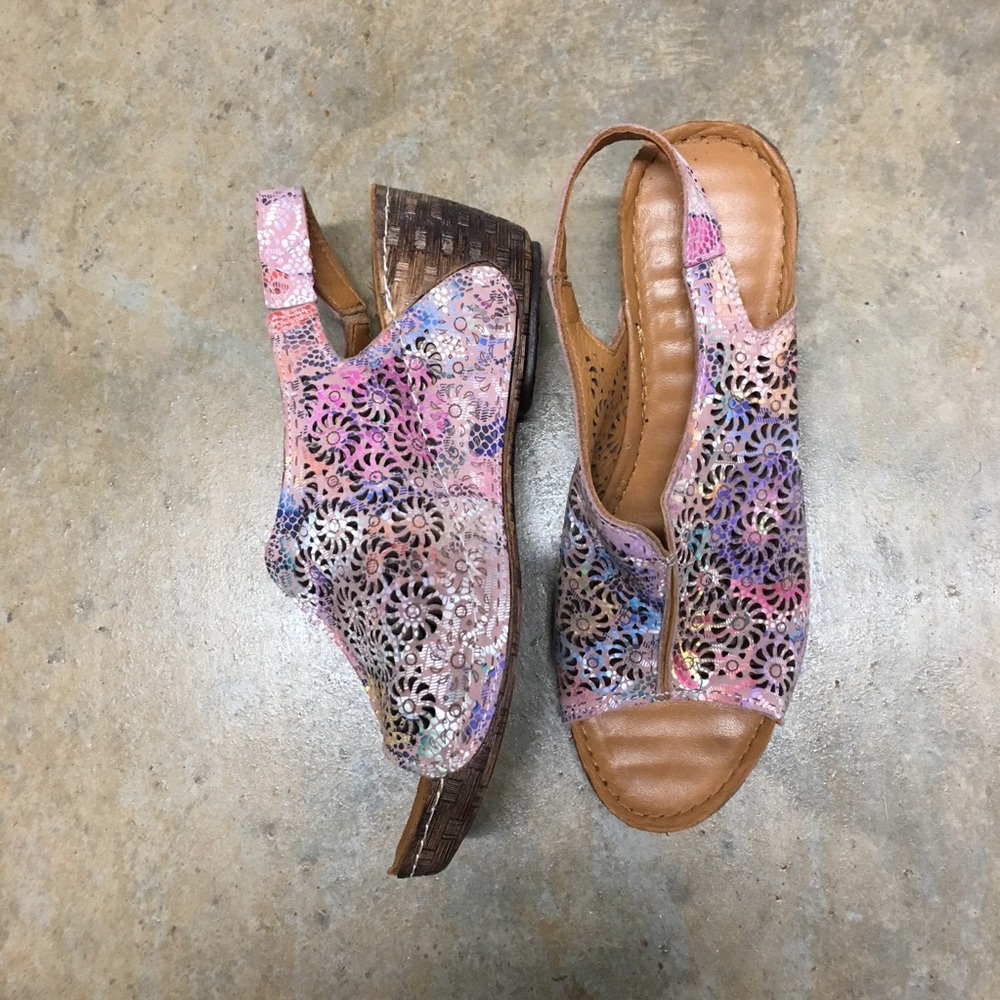 Bonavi Europe 27/ 324 Leather Wedge Sandals